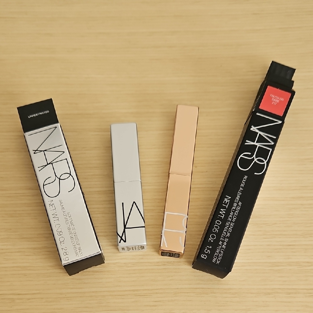 NARS Lipstick Bundle - Lipstick Truth Or Dare And Lip Balm Unrestricted